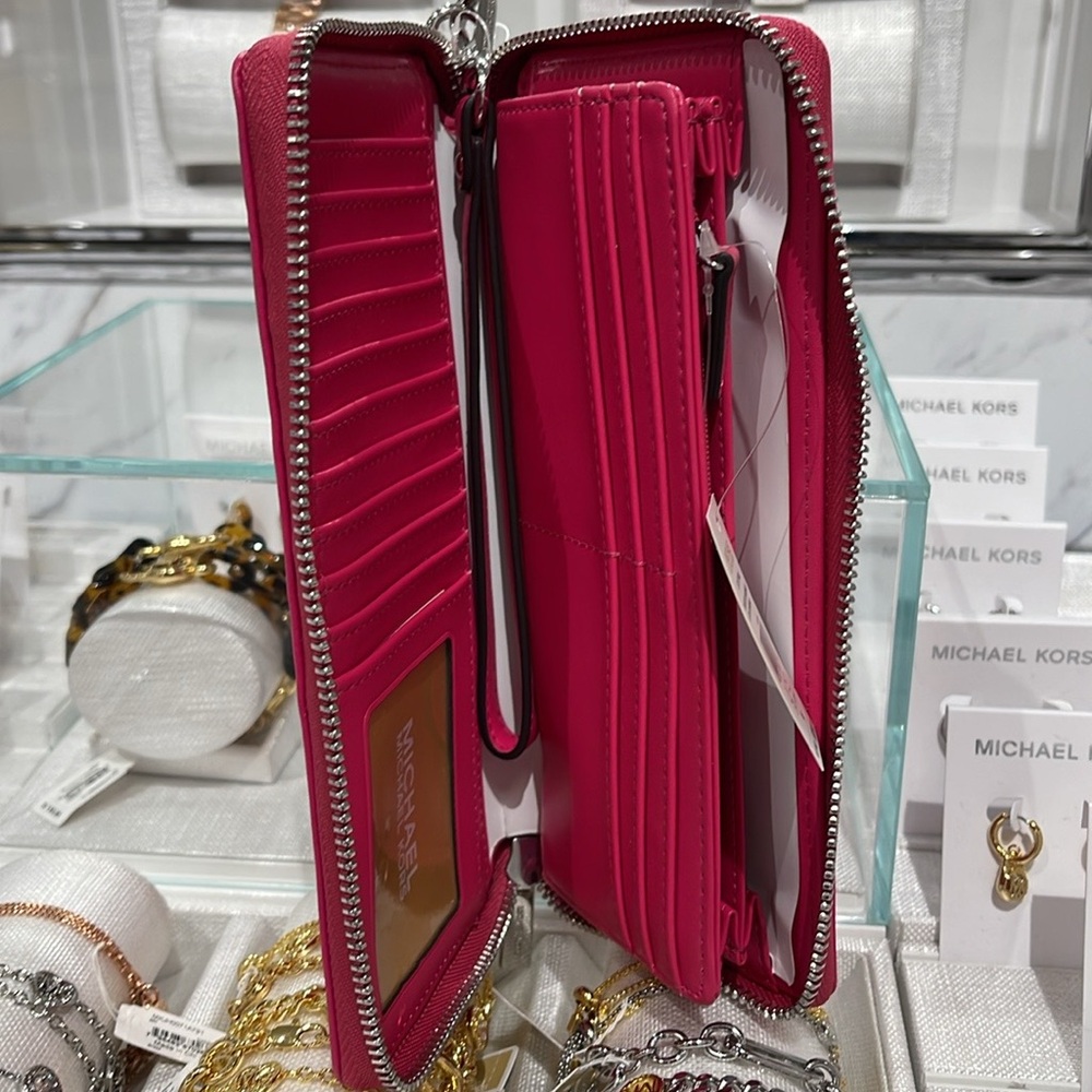MICHAEL KORS
Continental Wristlet Phone Case Wallet
Dragonfruit
NWT - Picture 13 of 16